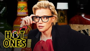 Kate McKinnon Gets Weird While Eating Spicy Wings
