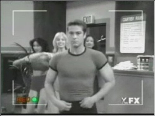 Married... with Children - S10E15: The Hood, the Bud and the Kelly (2)