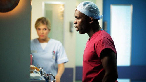 Holby City - S14E13: Hide Your Love Away