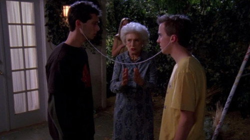 Malcolm in the Middle - S7E11: Bride of Ida (1)